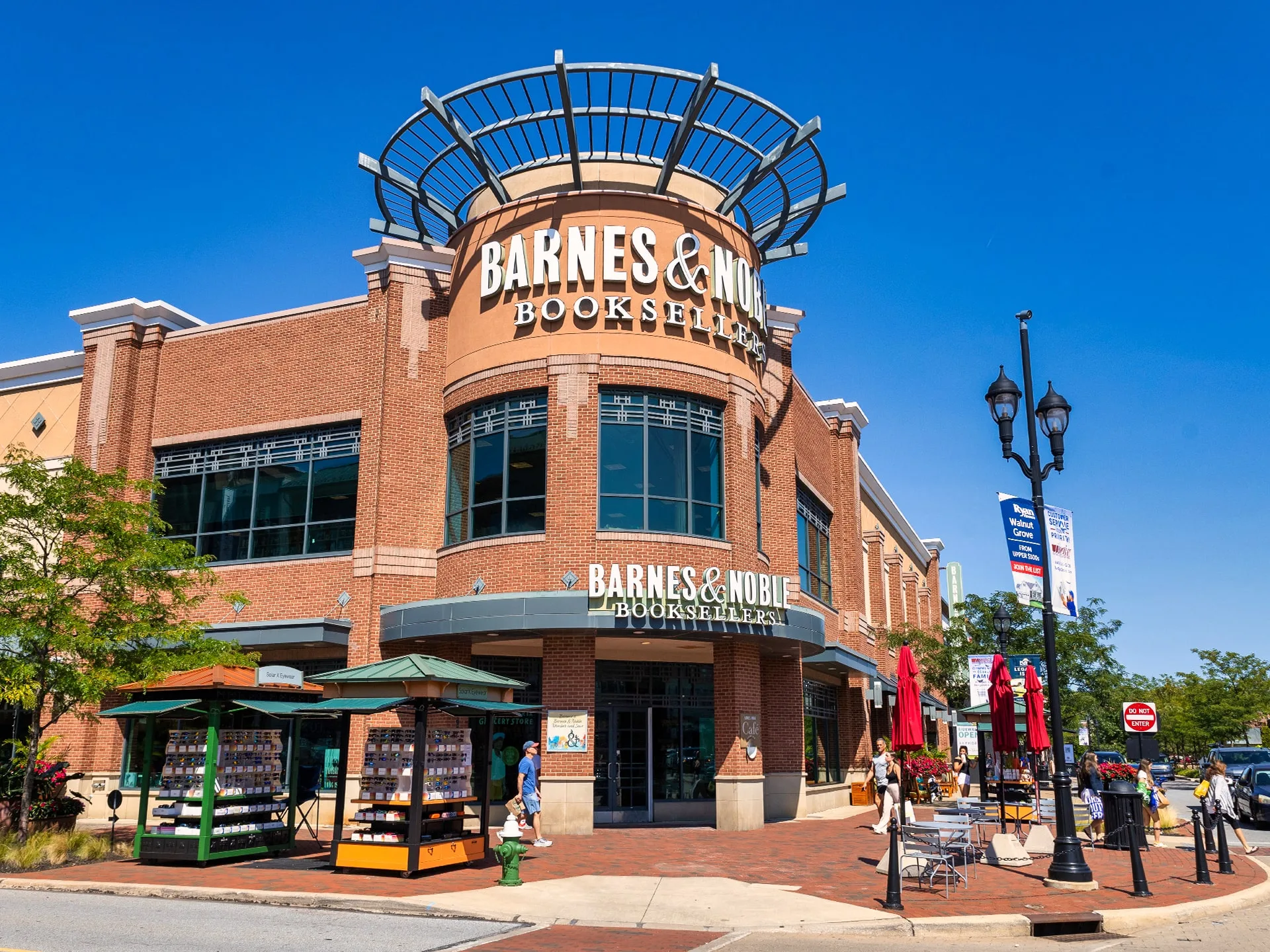 Barnes & Noble Barnes & Noble